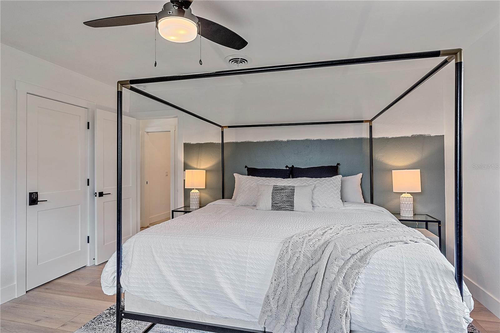 SOUTH GATE - Residential