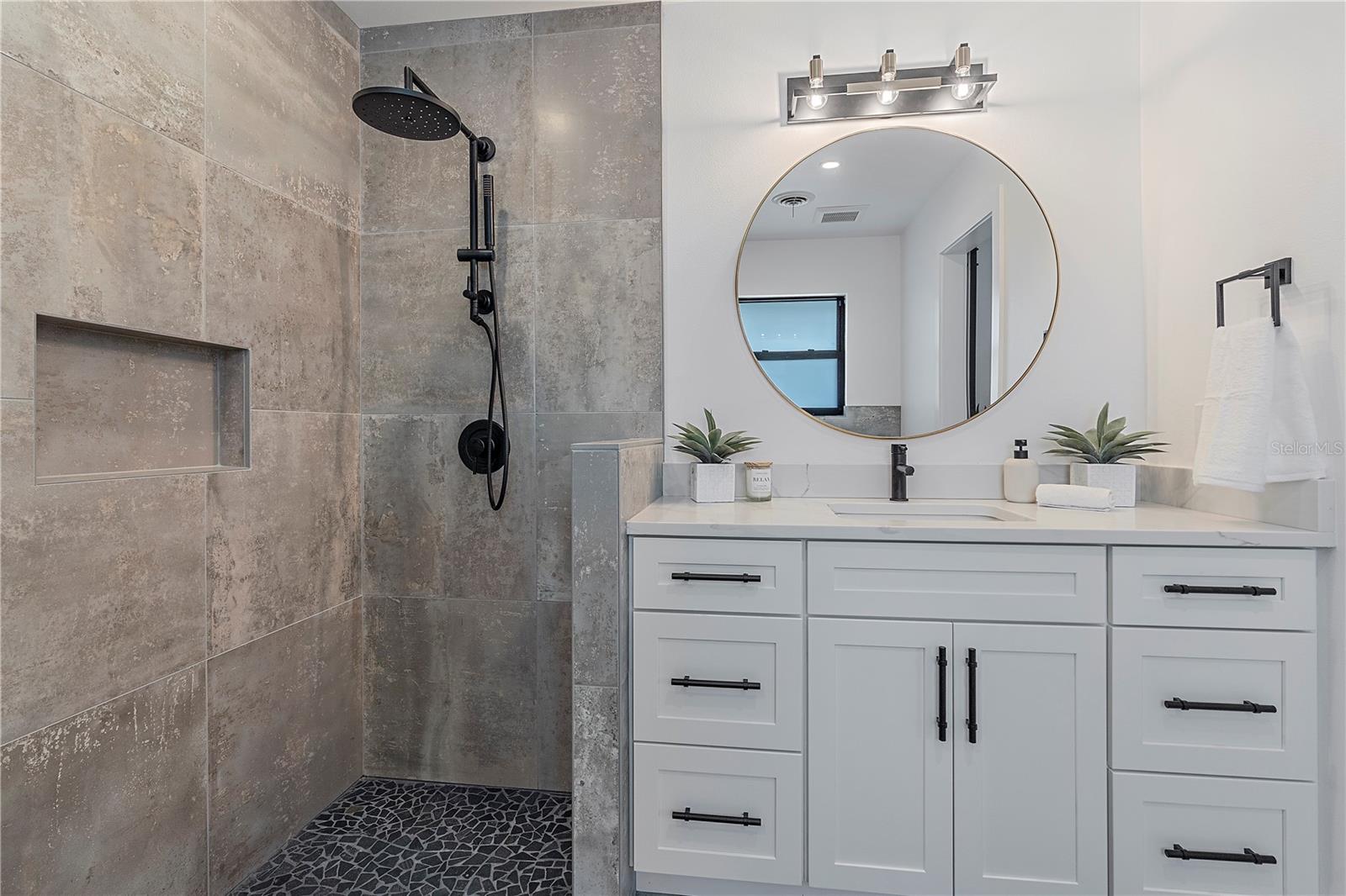 SOUTH GATE - Residential