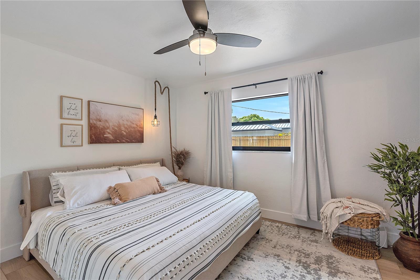 SOUTH GATE - Residential