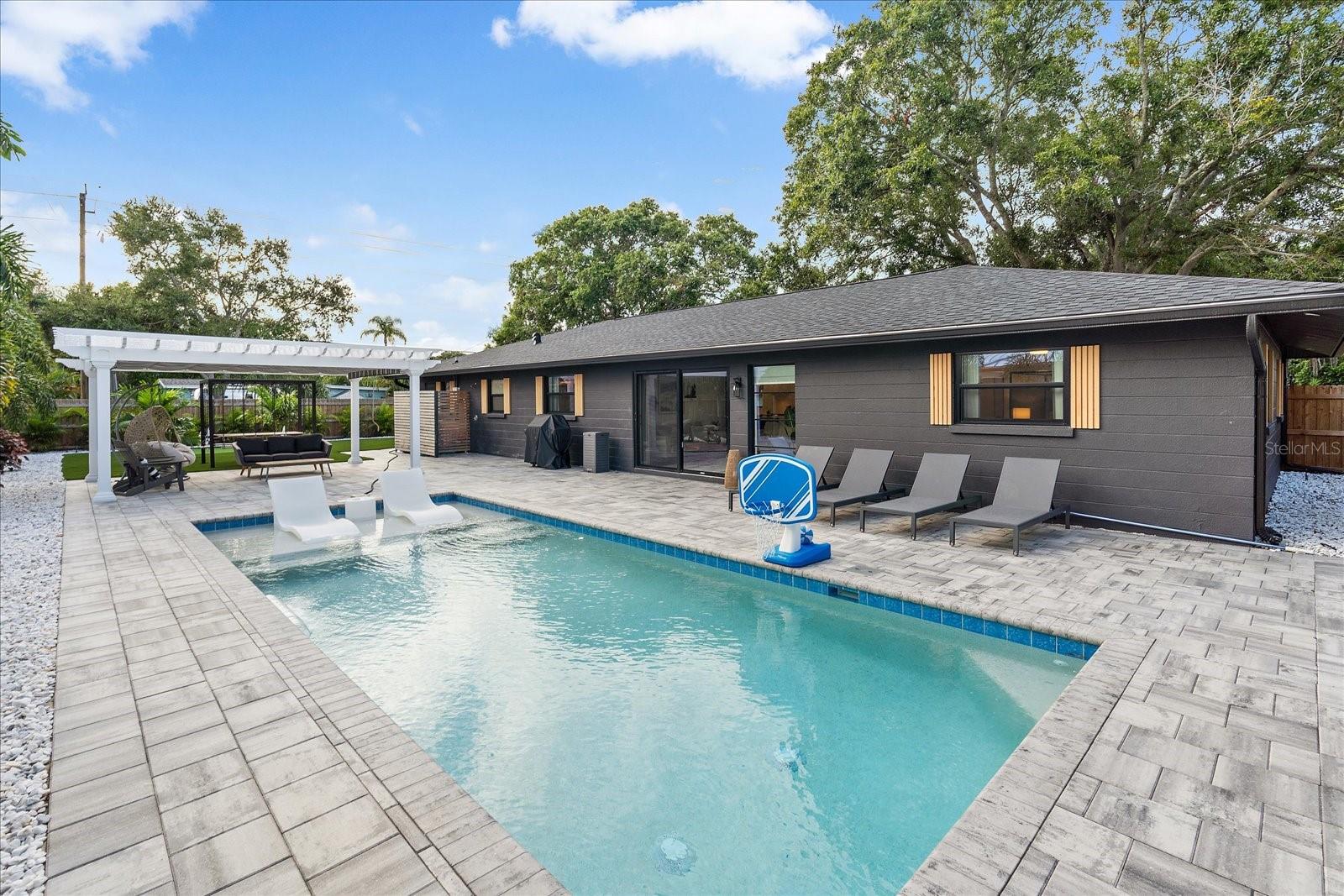 SOUTH GATE - Residential