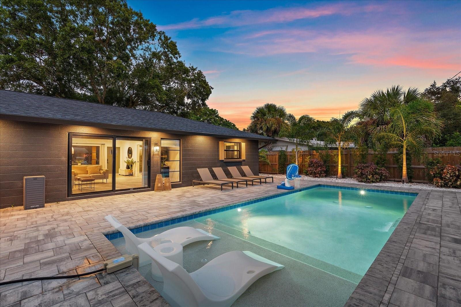 SOUTH GATE - Residential