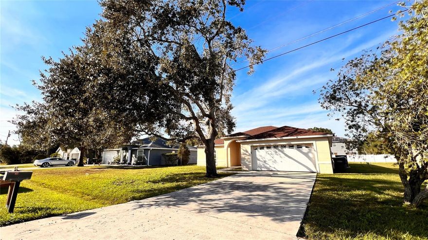 This Beautiful Cozy 4/2 Home is Move in Ready! The One story home comes with a screened in patio and an attached 2 car garage. The Master is 15 x 16 and comes with an oversize closet. Master bathroom has a dual his and hers sink and a relaxing garden tub. The spacious kitchen comes with a breakfast bar and is open to the living room and dining room. This home would be perfect for any family. MUST SEE!

Please visit The Realty Medics website (www.therealtymedics.com) to schedule a showing and apply or give us a call!