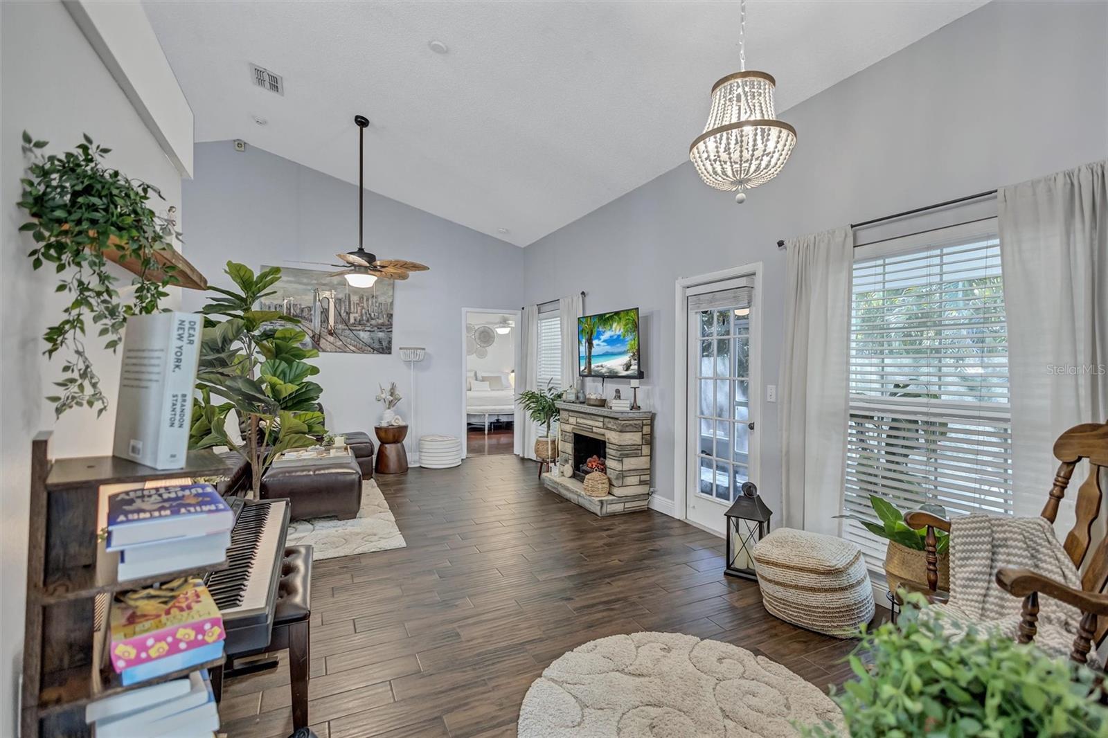 ROLLING OAKS - Residential