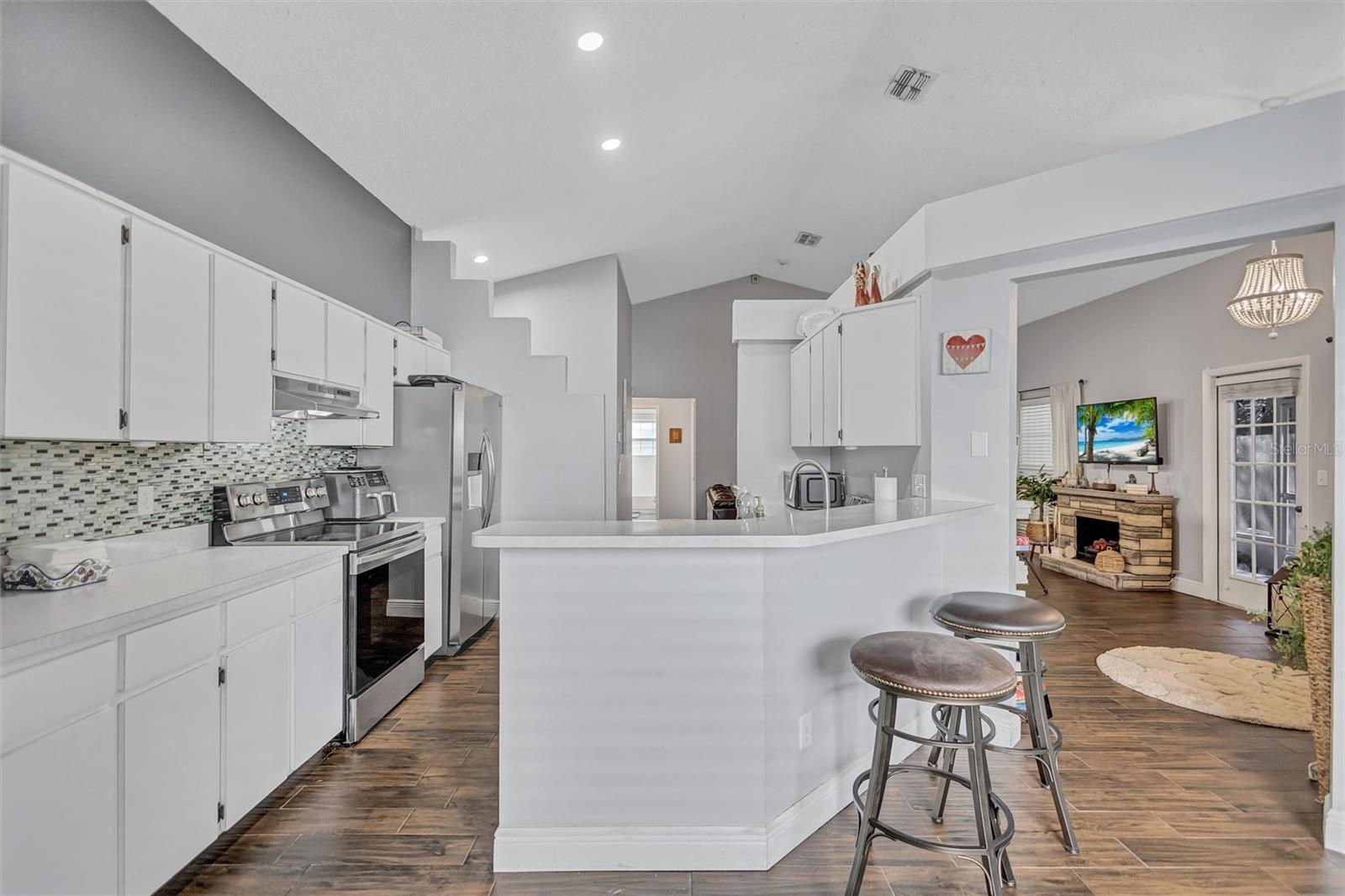 ROLLING OAKS - Residential