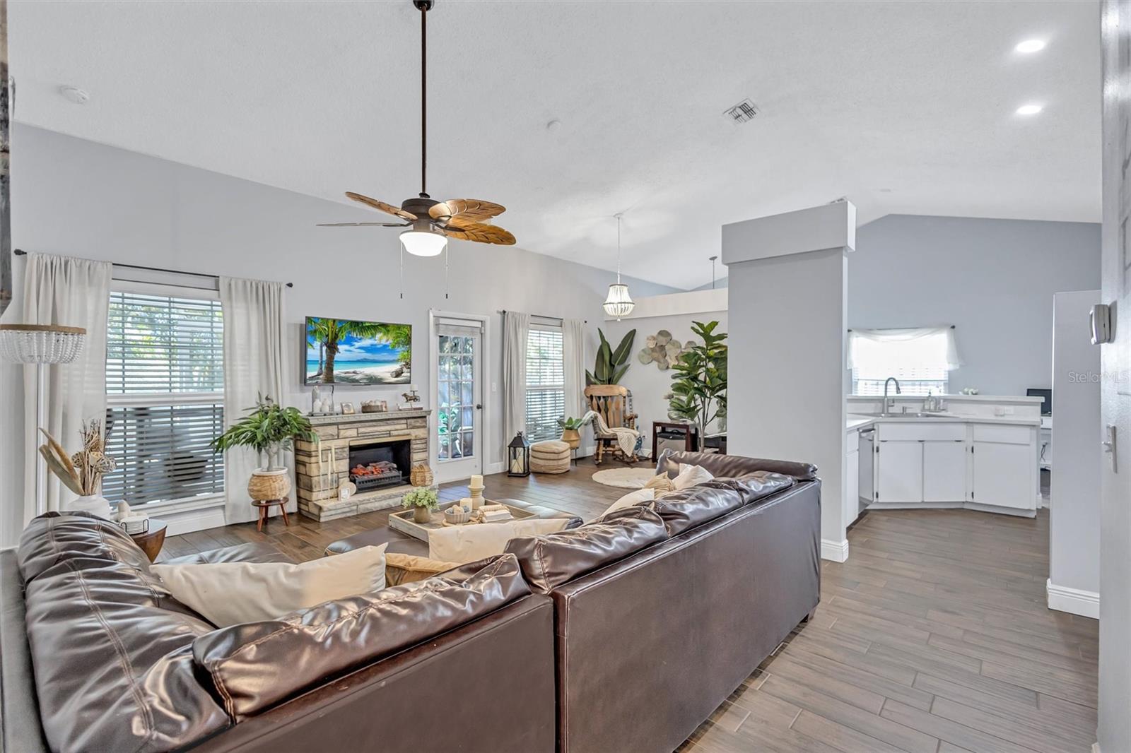 ROLLING OAKS - Residential