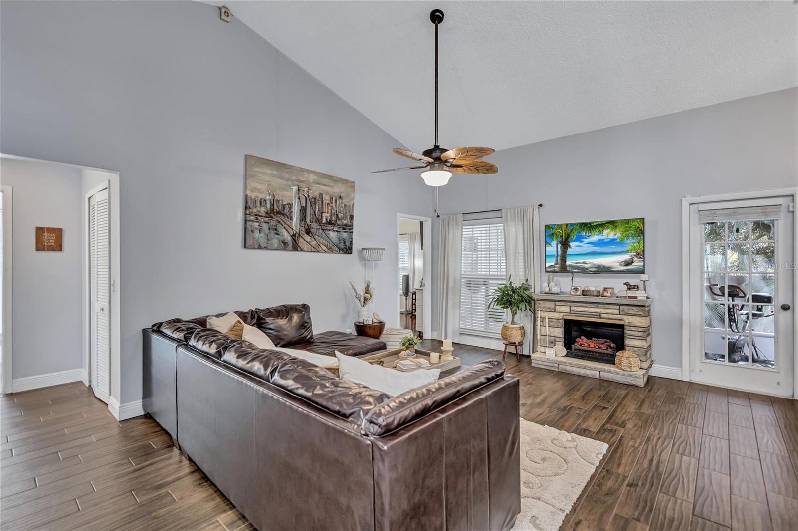 ROLLING OAKS - Residential