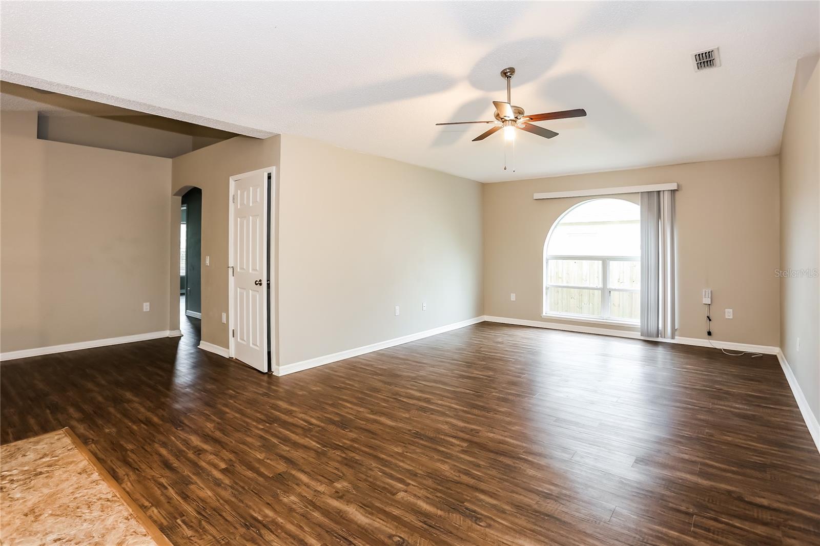 9487 ARBOR OAK LANE