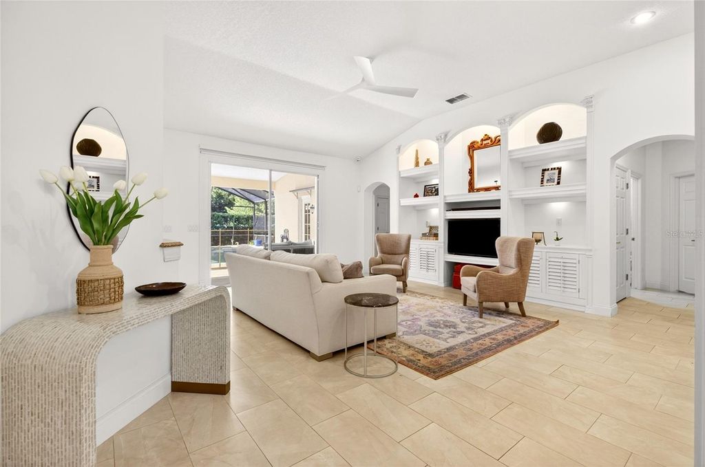 Photo of 7524 Lindenhurst Drive, Orlando, FL 32836 (MLS # O6405634)