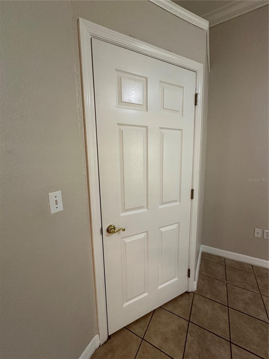 HUNTERS POINTE AT HUNTERS RESERVE A CONDO - Residential Lease