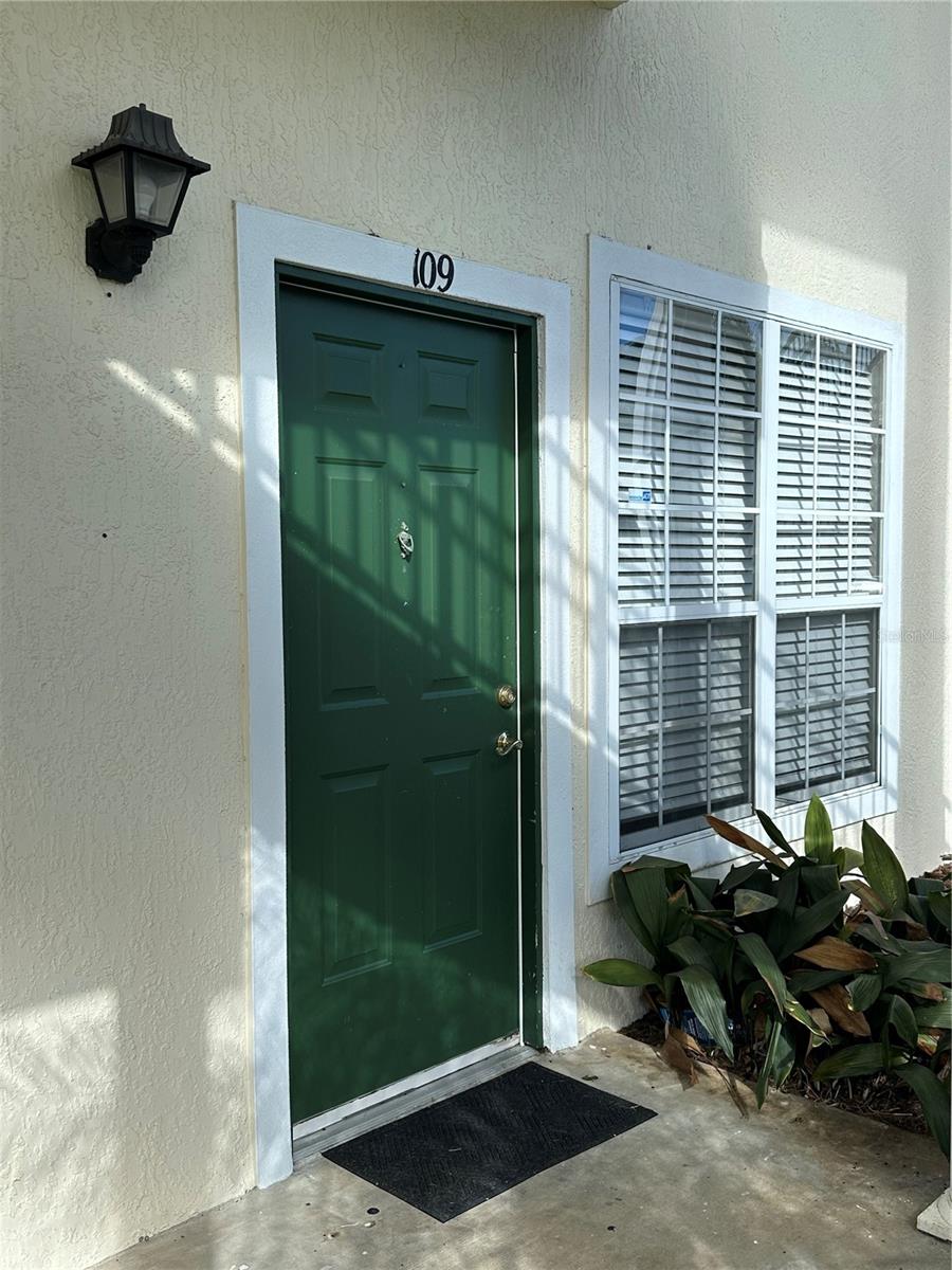 HUNTERS POINTE AT HUNTERS RESERVE A CONDO - Residential Lease