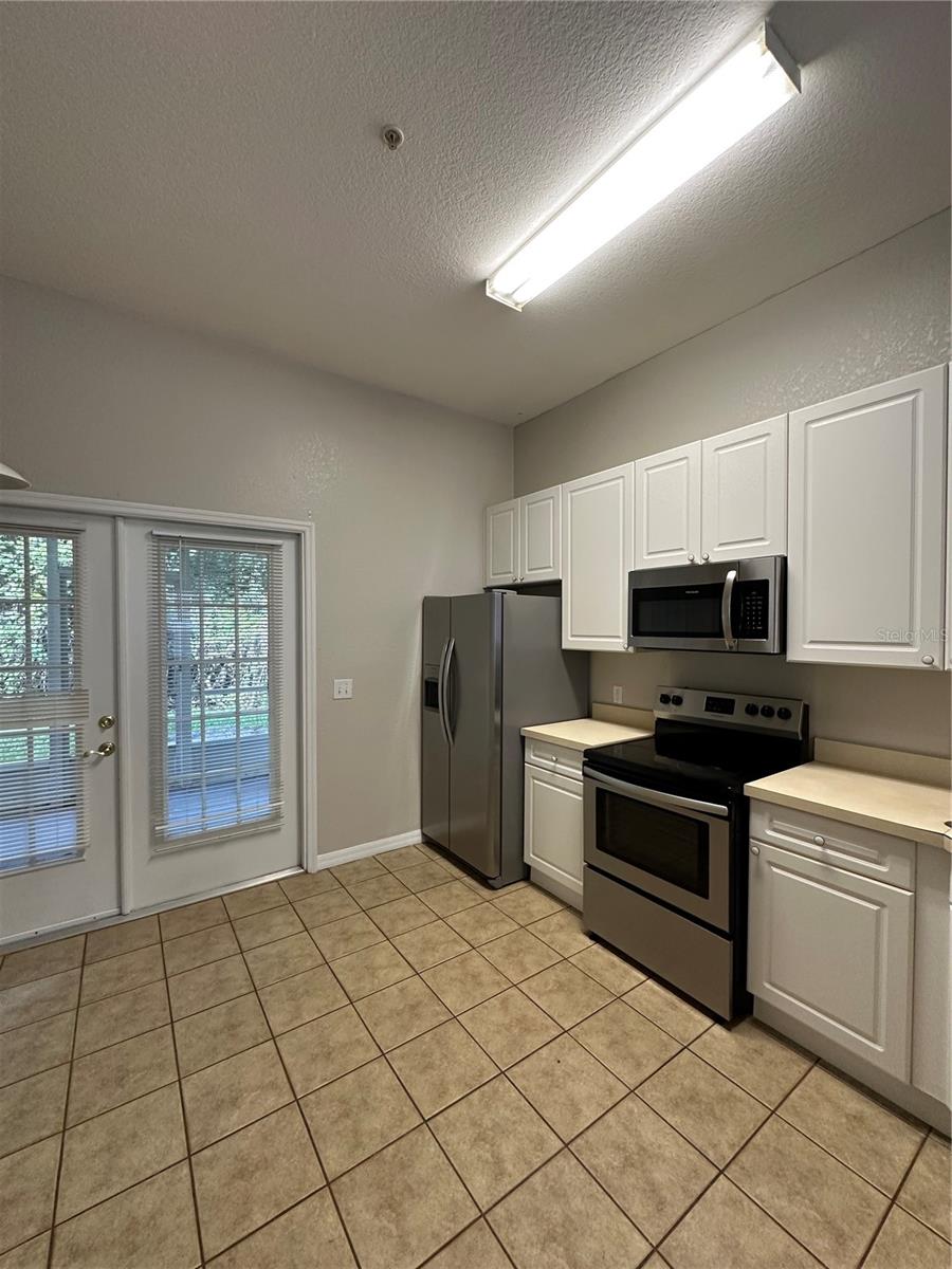 HUNTERS POINTE AT HUNTERS RESERVE A CONDO - Residential Lease