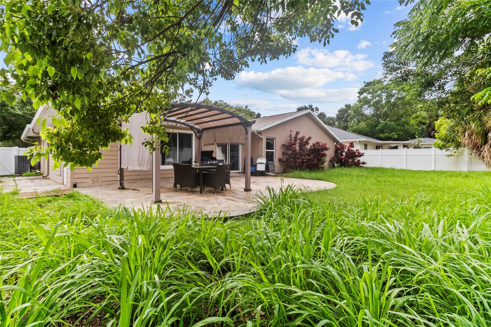 55 VELMA DRIVE W