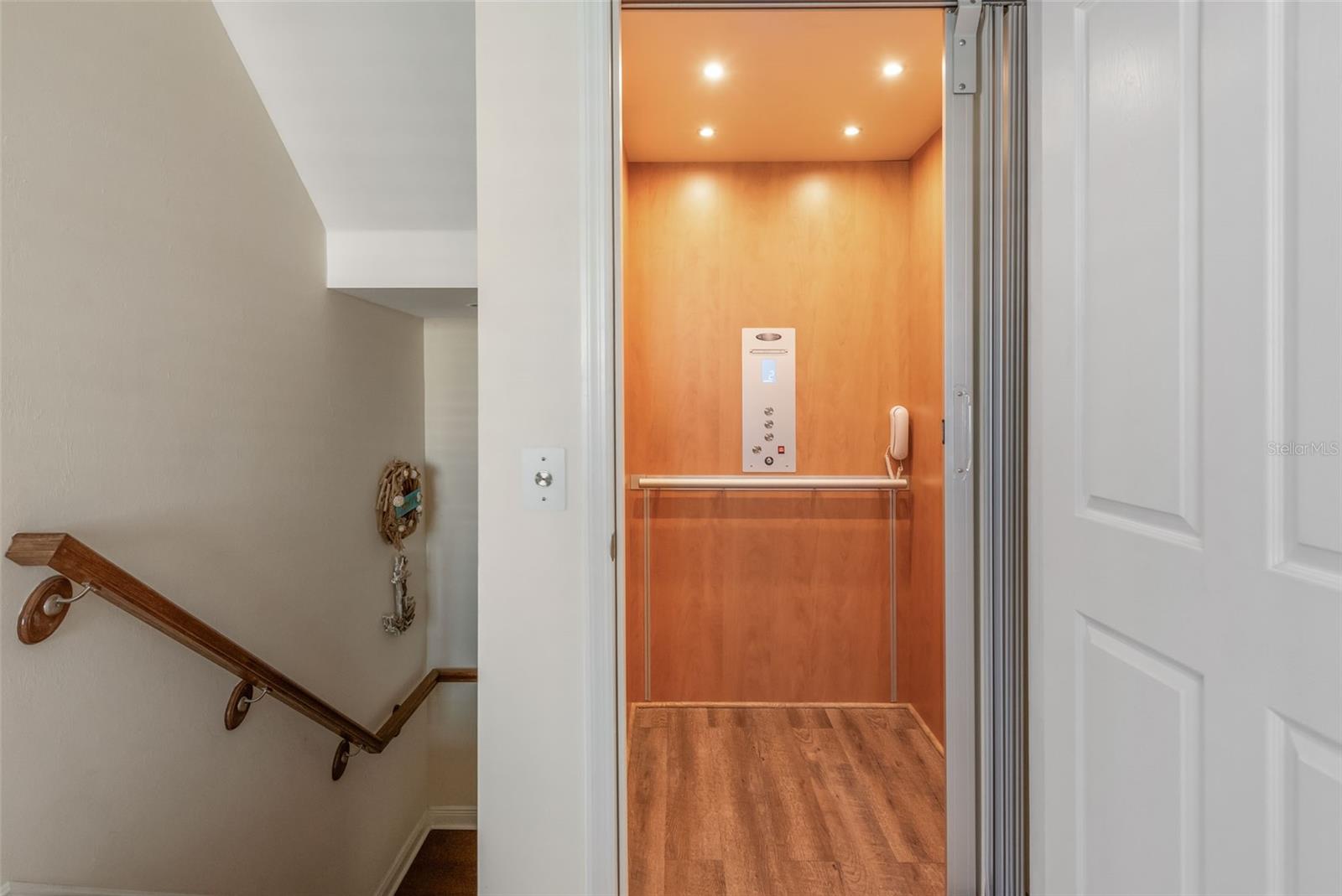 LANDINGS CORAL CRK - Residential