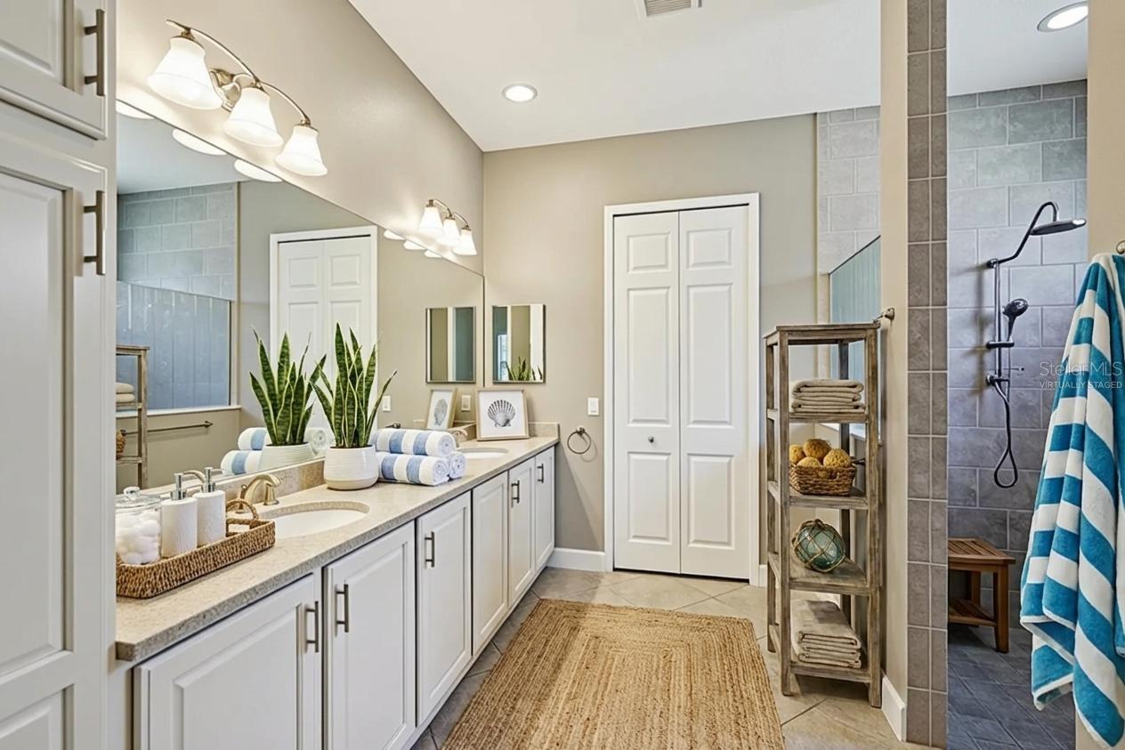 SUN CITY CENTER UNIT 274 & 2 - Residential