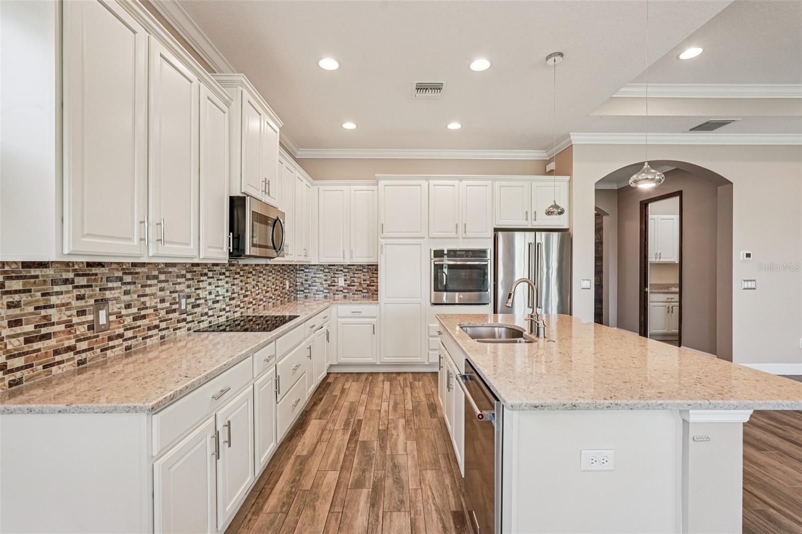 SUN CITY CENTER UNIT 274 & 2 - Residential