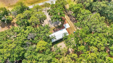 A home in AUBURNDALE