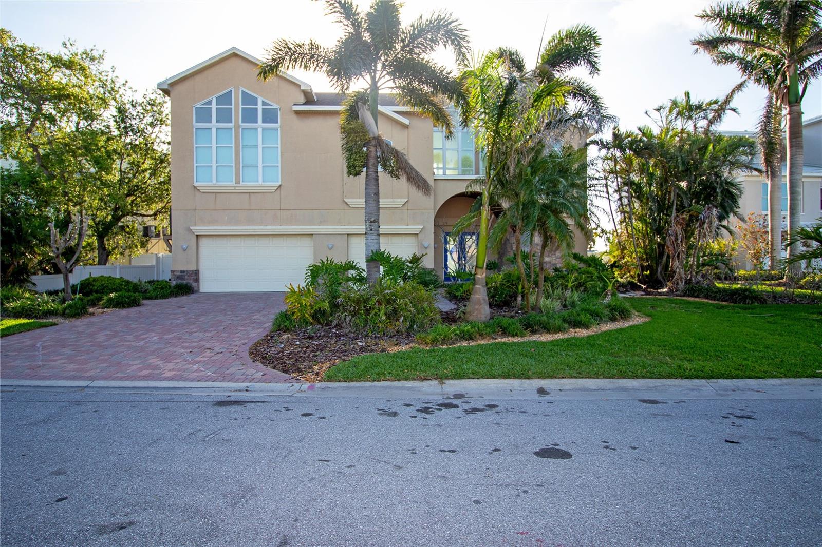 17011 DOLPHIN DRIVE