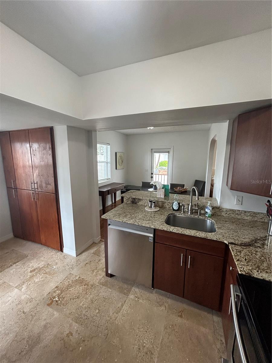 CREST VIEW - Residential Lease
