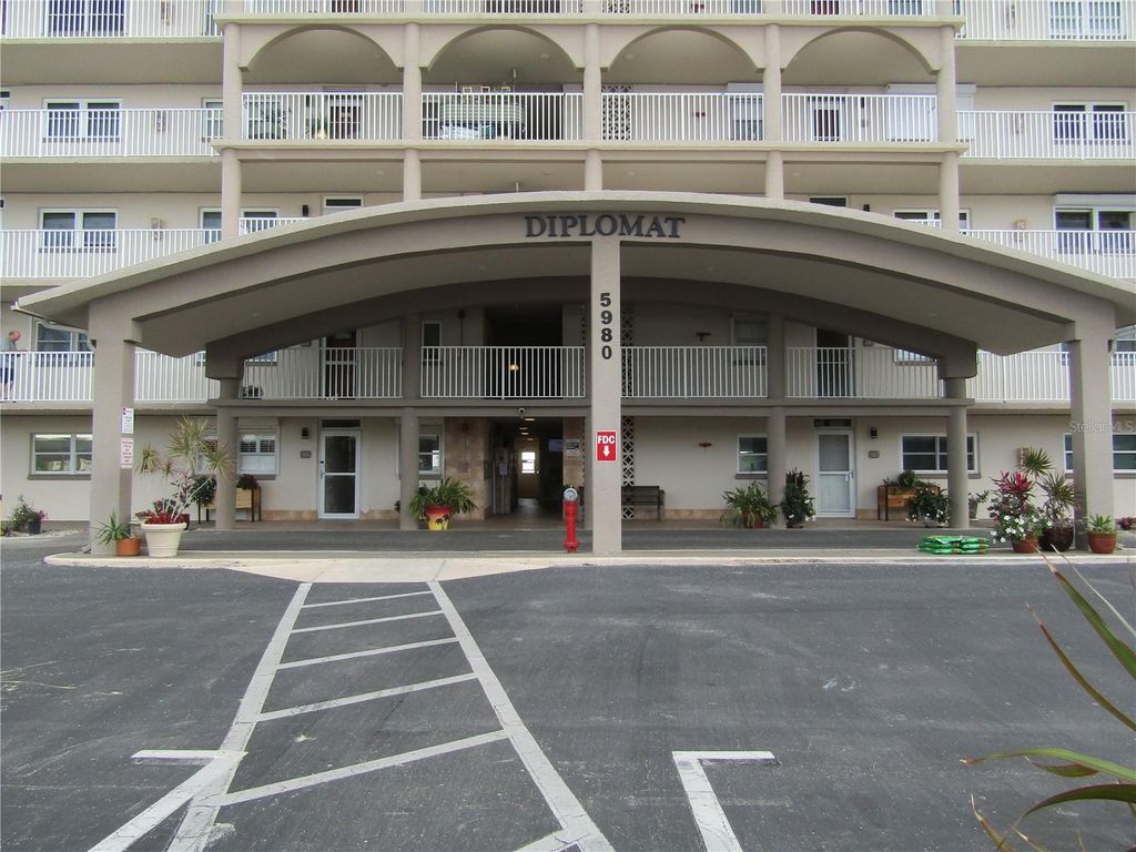 Photo of 5980 Shore Boulevard S #901, Gulfport, FL 33707 (MLS # R4911135)