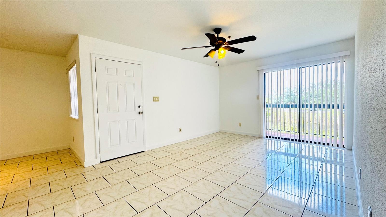 VILLAGE CRK - Residential Lease