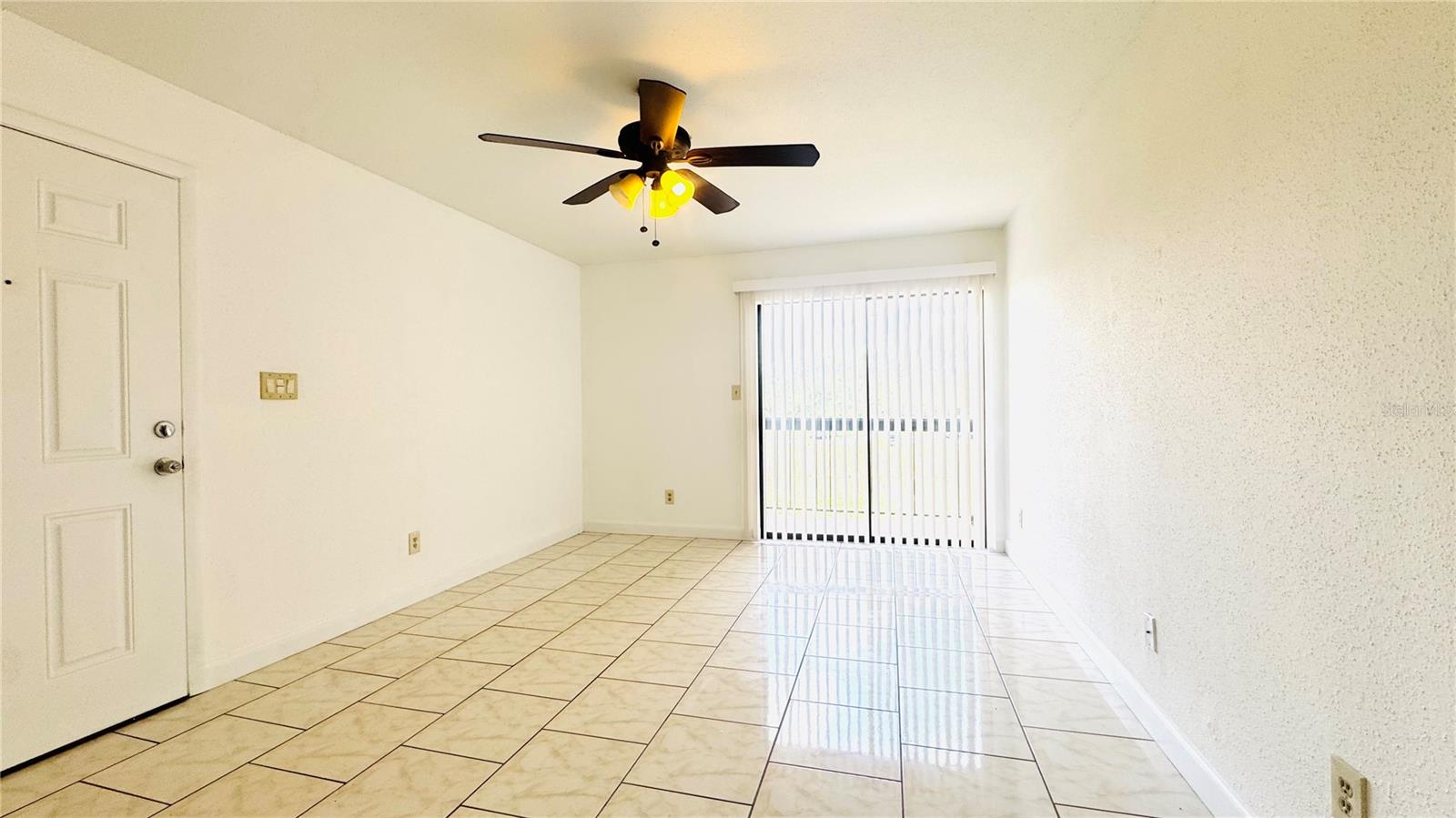 VILLAGE CRK - Residential Lease