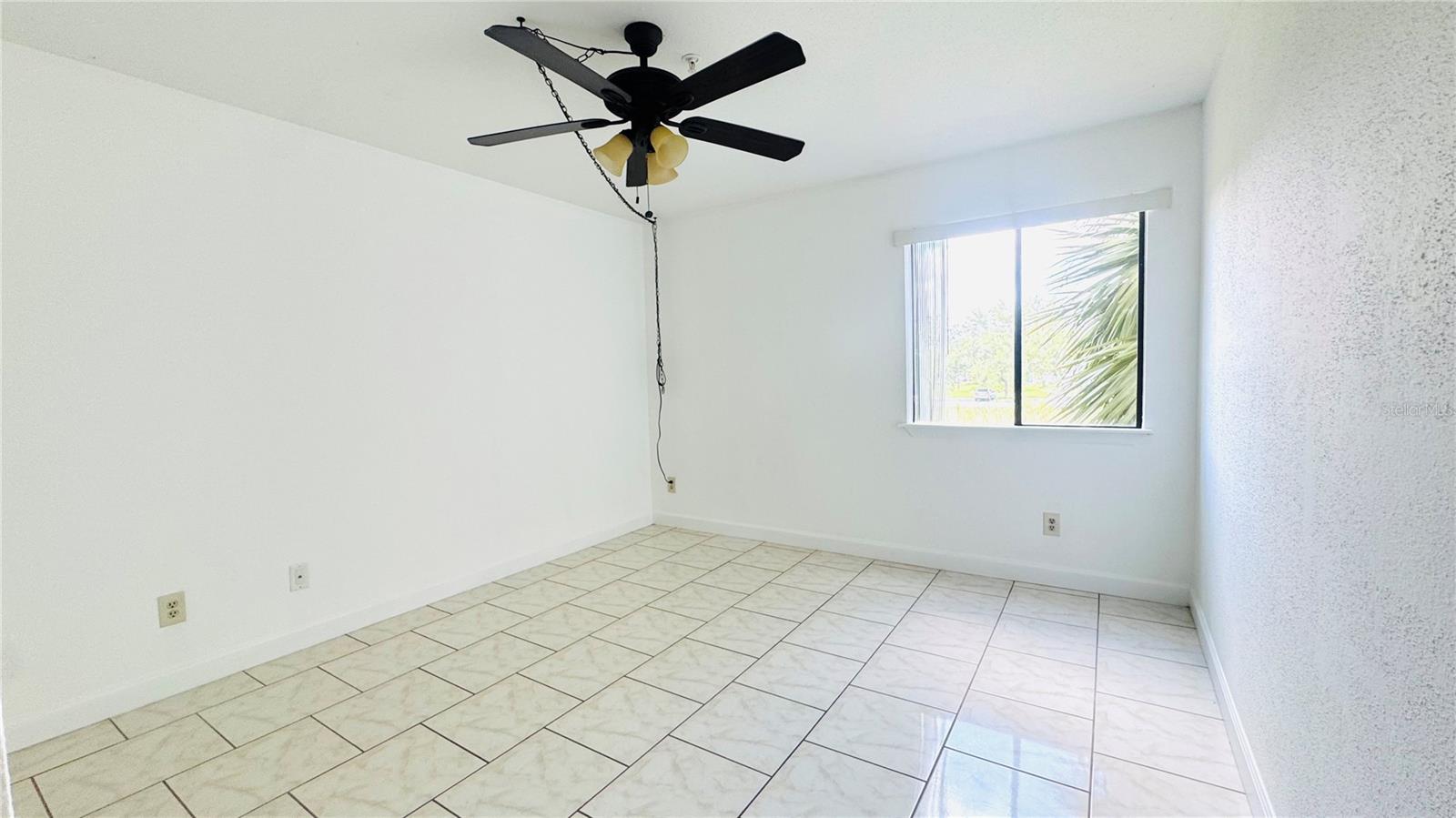 VILLAGE CRK - Residential Lease