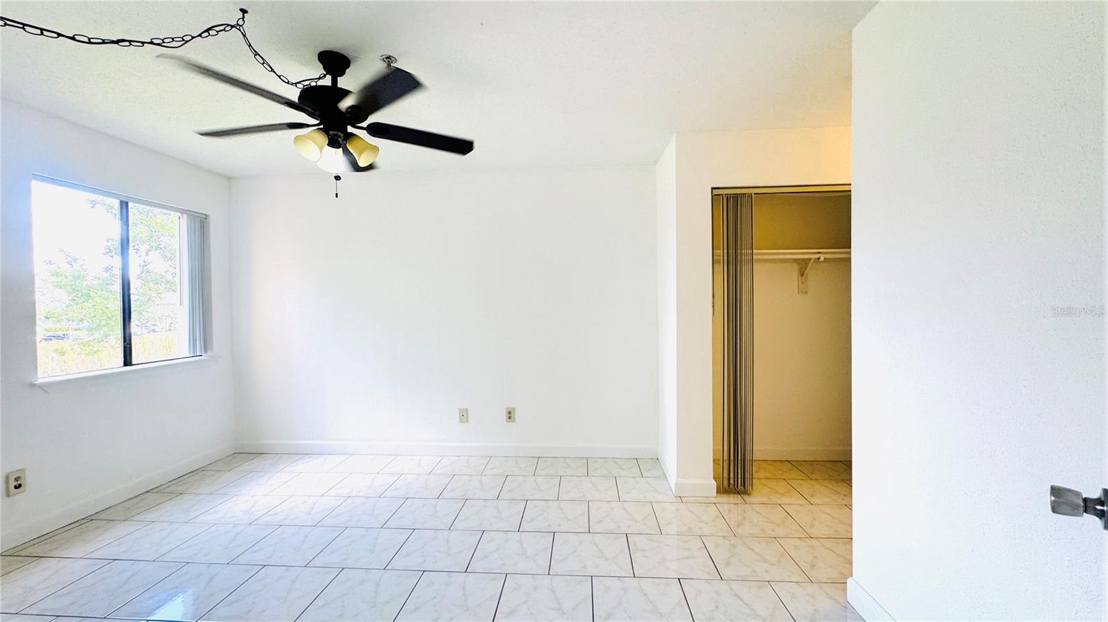 VILLAGE CRK - Residential Lease