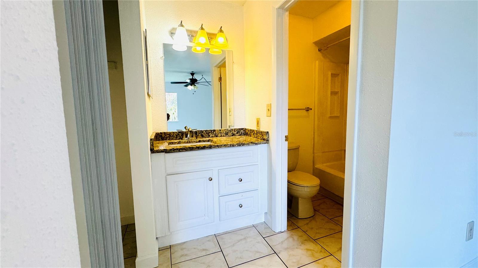 VILLAGE CRK - Residential Lease