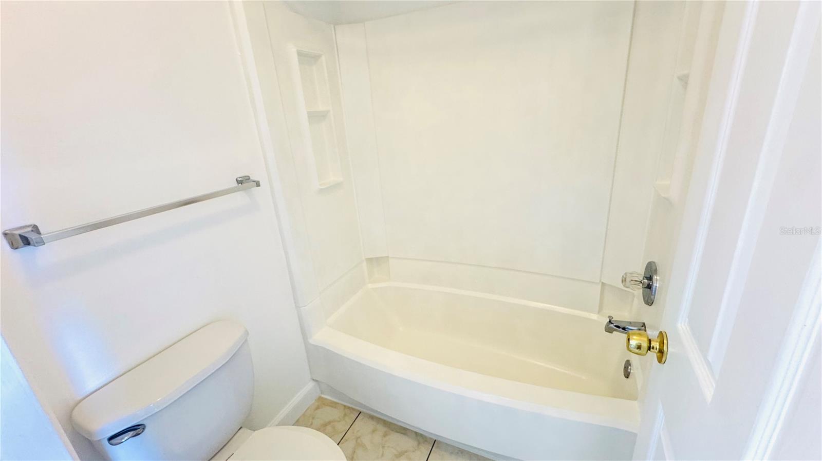 VILLAGE CRK - Residential Lease