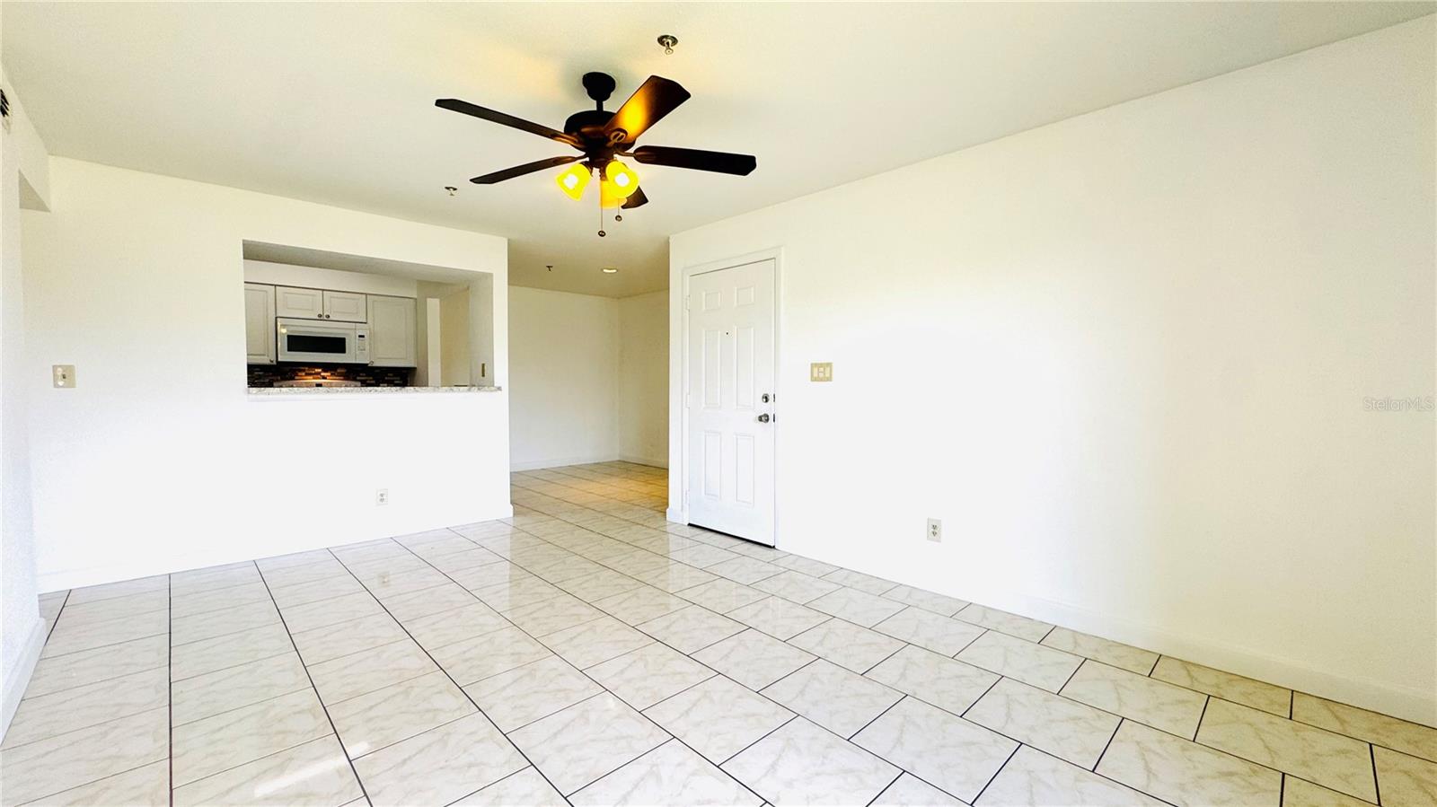 VILLAGE CRK - Residential Lease