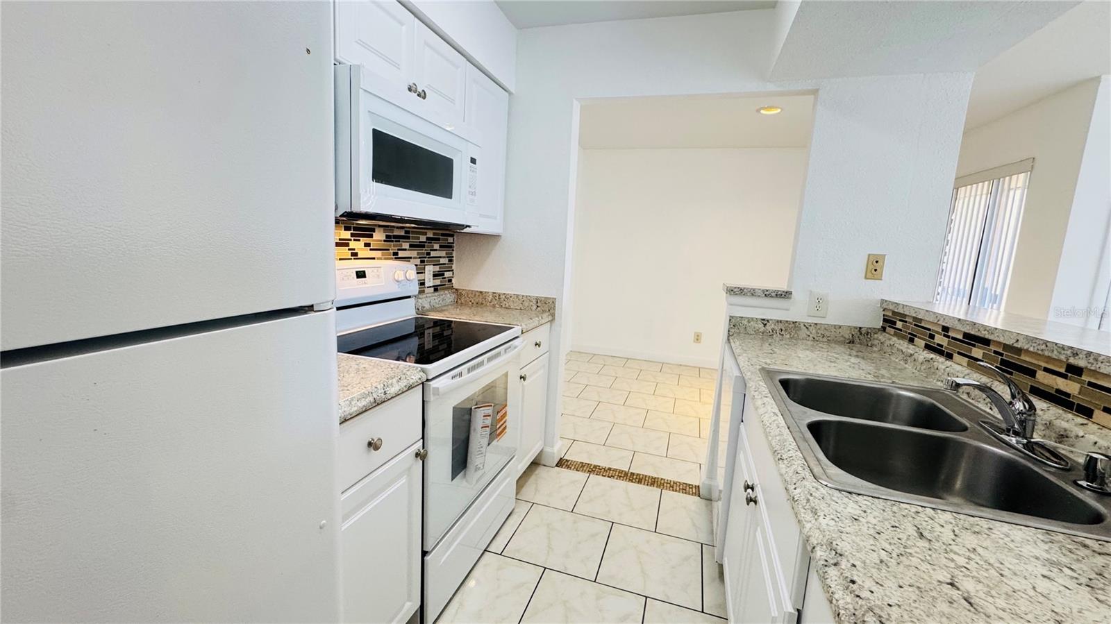 VILLAGE CRK - Residential Lease