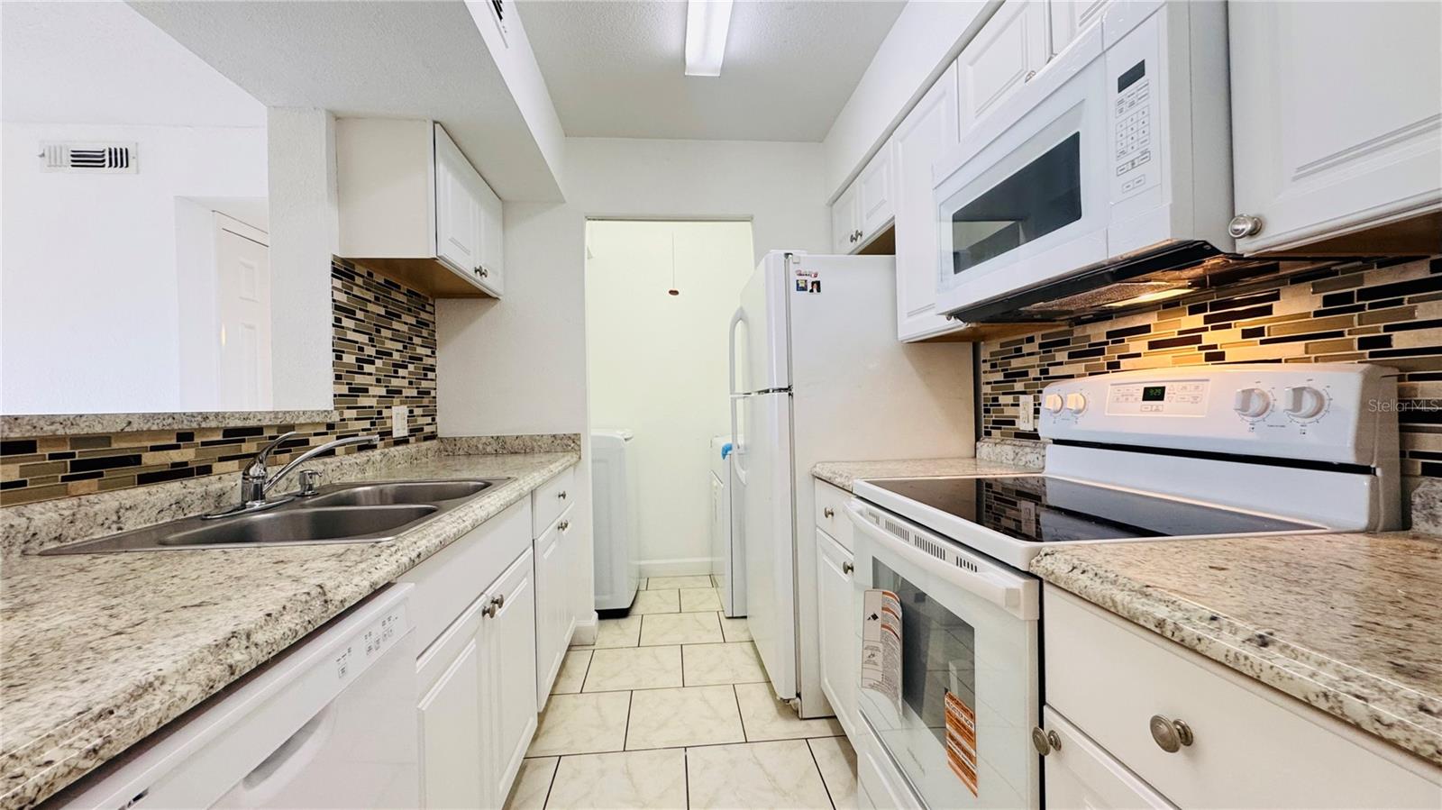 VILLAGE CRK - Residential Lease