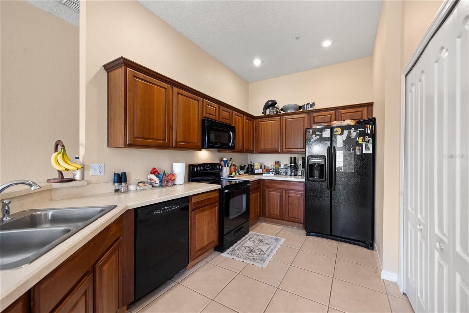 FLAGSHIP PARK A CONDO - Residential