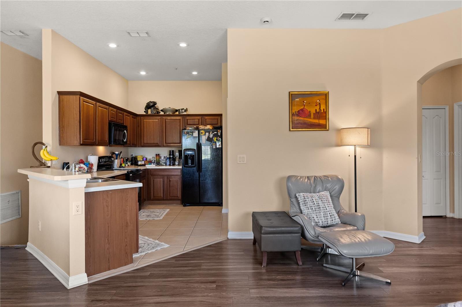 FLAGSHIP PARK A CONDO - Residential