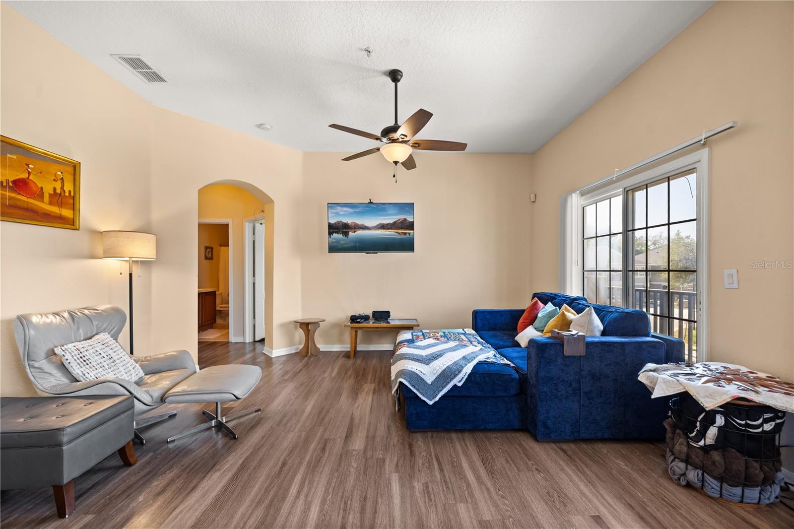 FLAGSHIP PARK A CONDO - Residential