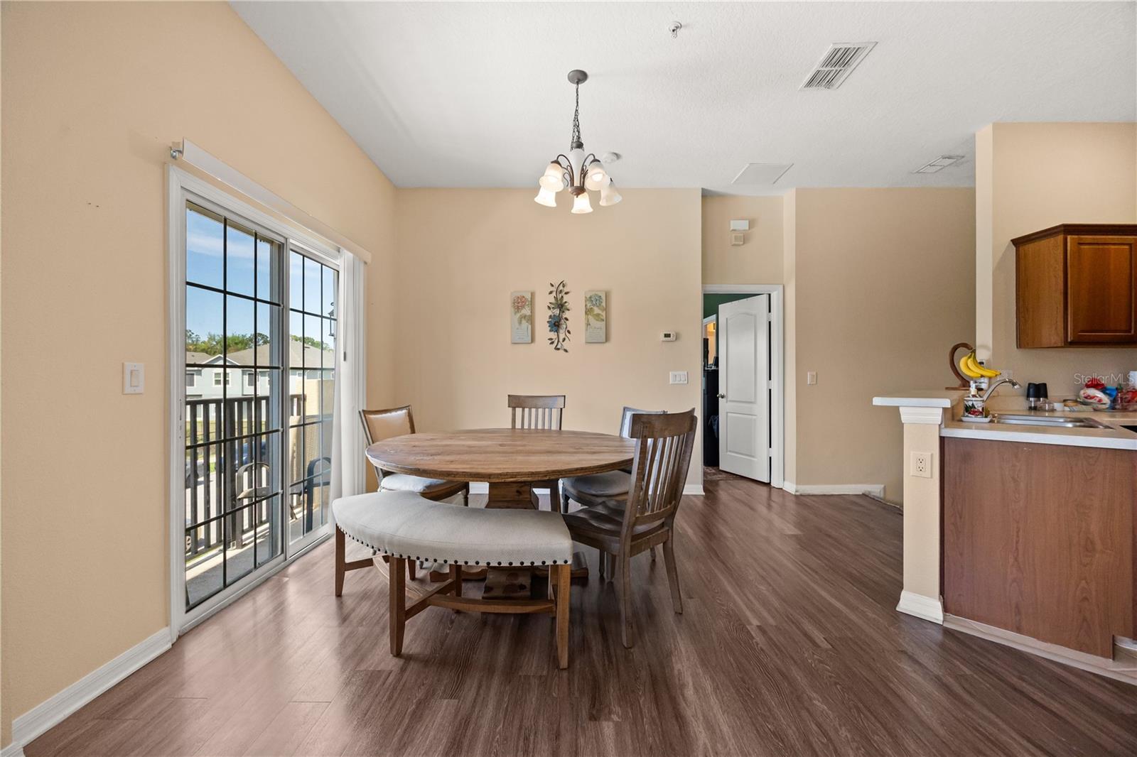 FLAGSHIP PARK A CONDO - Residential