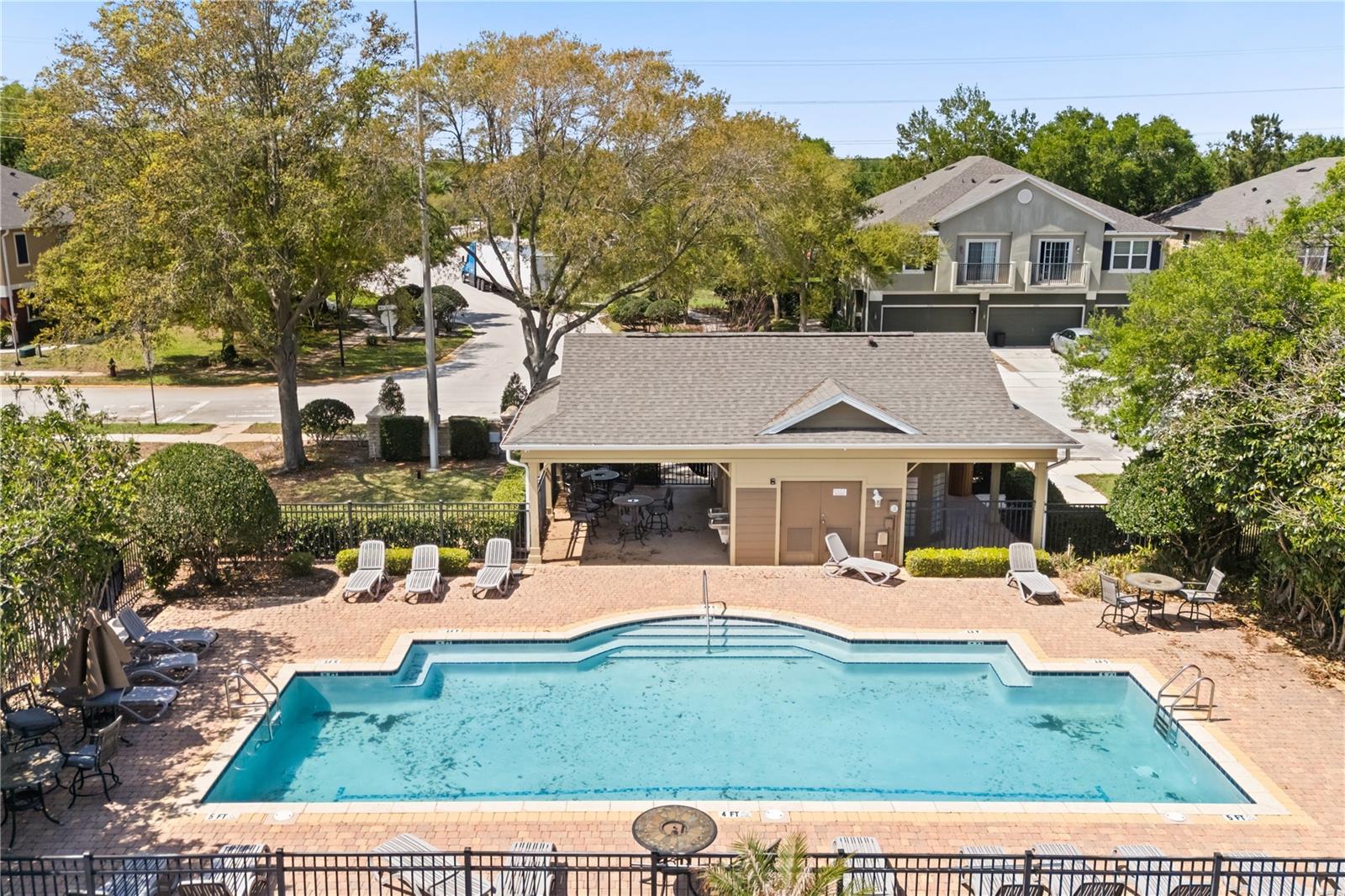 FLAGSHIP PARK A CONDO - Residential