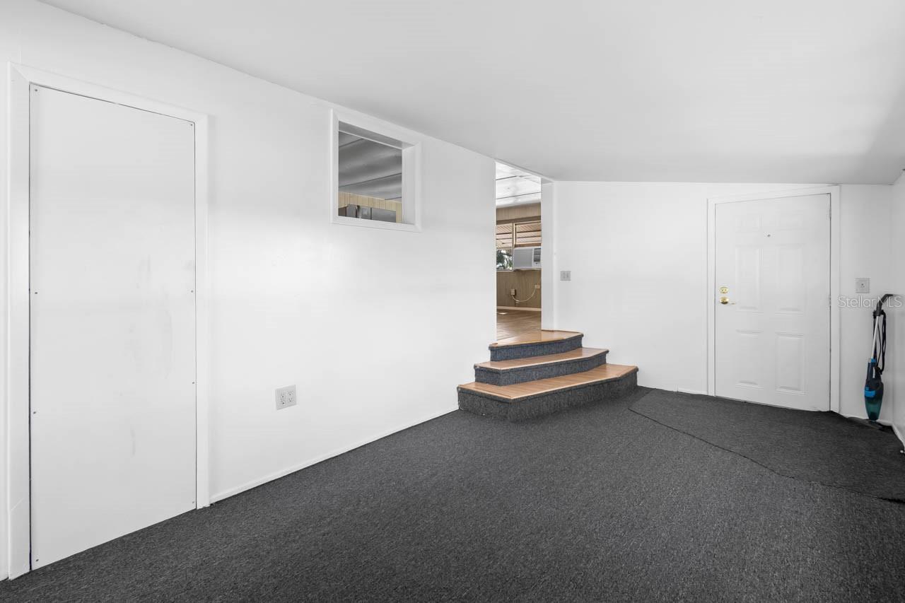 FAIRMONT MOBILE ESTATES SECOND ADD - Residential Lease