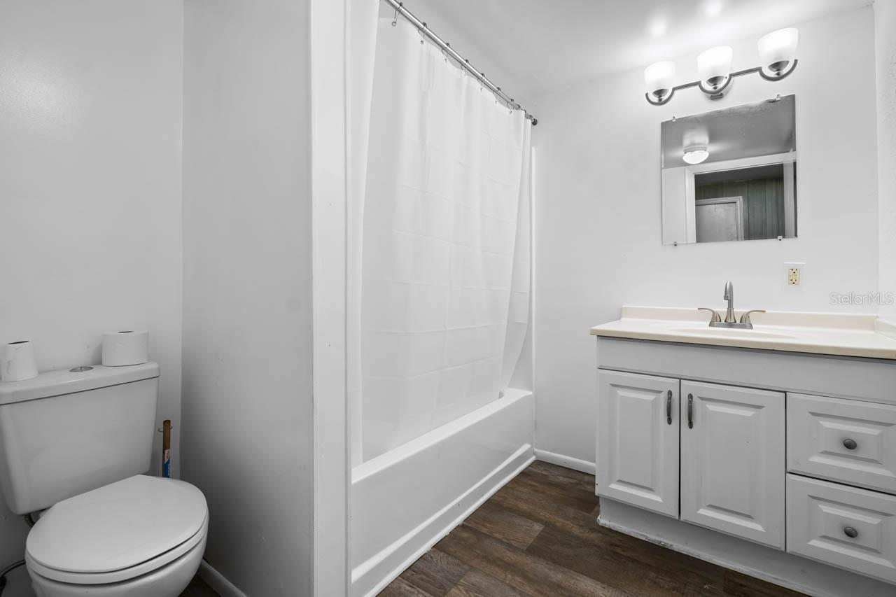 FAIRMONT MOBILE ESTATES SECOND ADD - Residential Lease