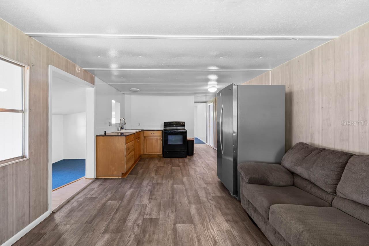 FAIRMONT MOBILE ESTATES SECOND ADD - Residential Lease