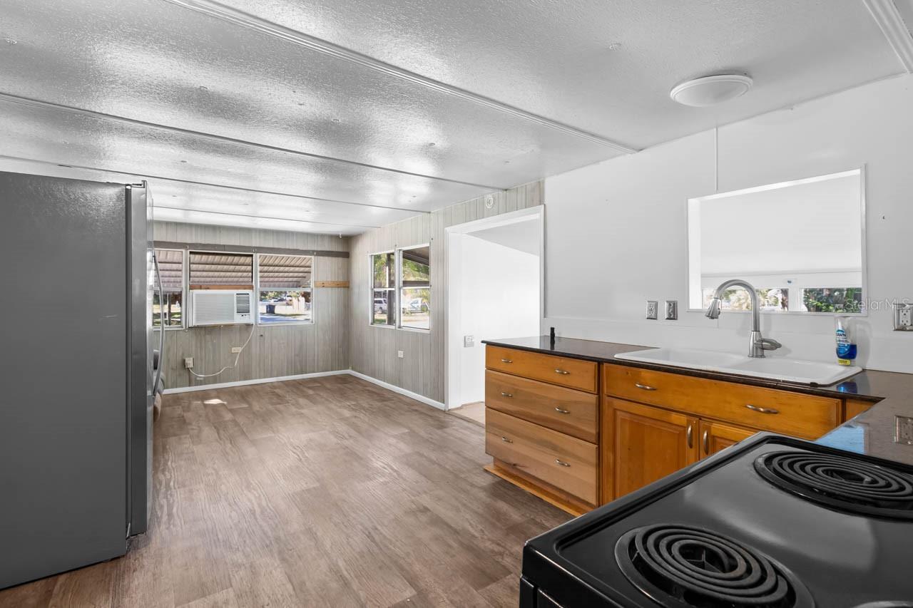 FAIRMONT MOBILE ESTATES SECOND ADD - Residential Lease