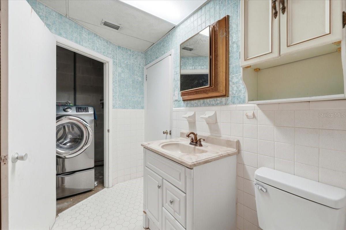 SHADOW LAWN - Residential