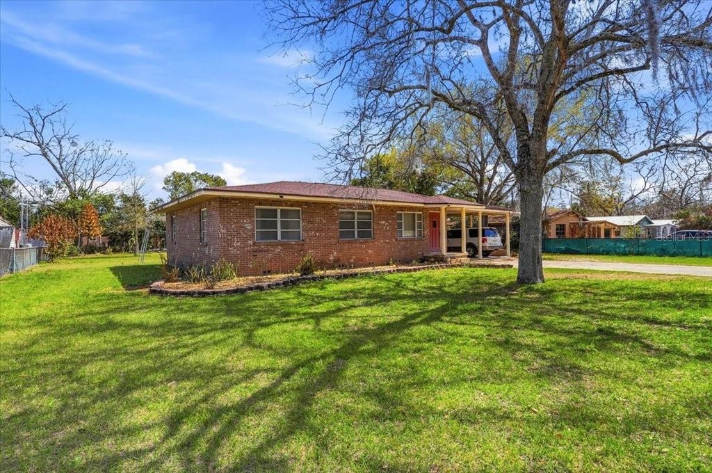 Photo of 137 Highland Avenue, Auburndale, FL 33823 (MLS # A4685422)