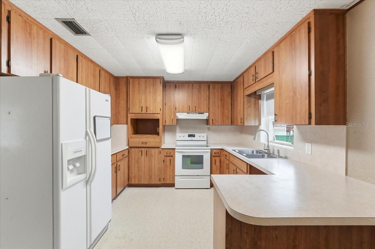 SHADOW LAWN - Residential