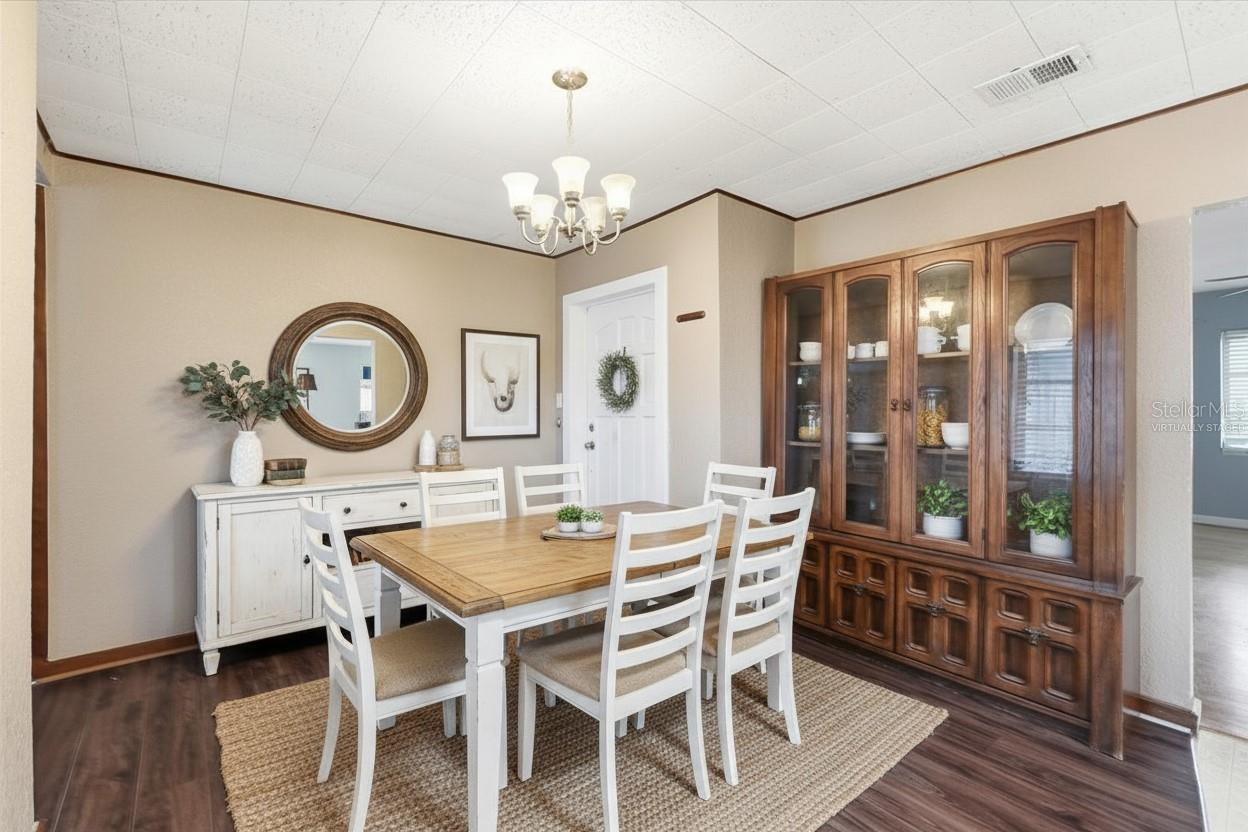 SHADOW LAWN - Residential