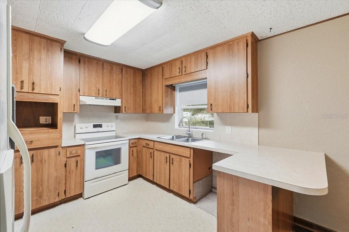 SHADOW LAWN - Residential