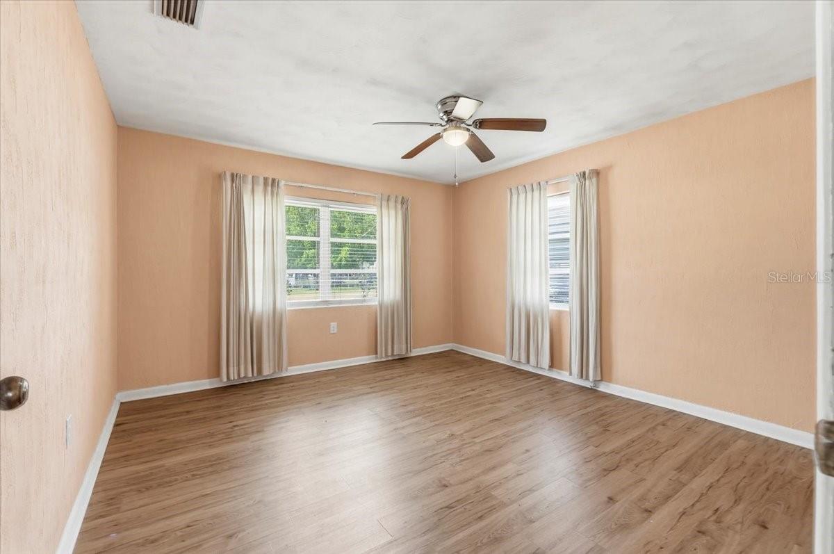 SHADOW LAWN - Residential