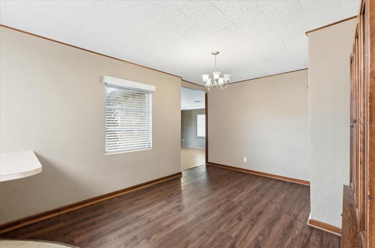 SHADOW LAWN - Residential