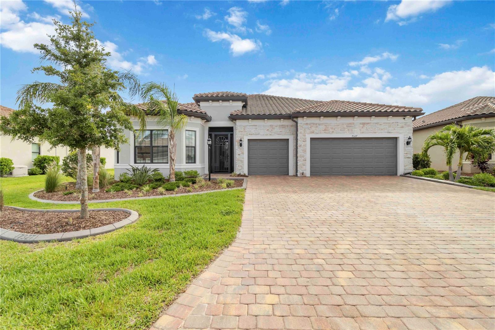 7327 SUMMERLAND COVE