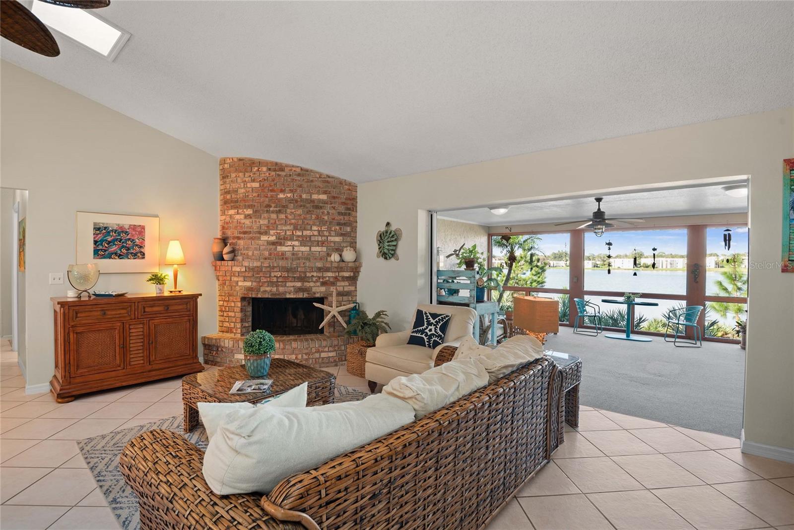 HIDDEN HARBOUR - Residential